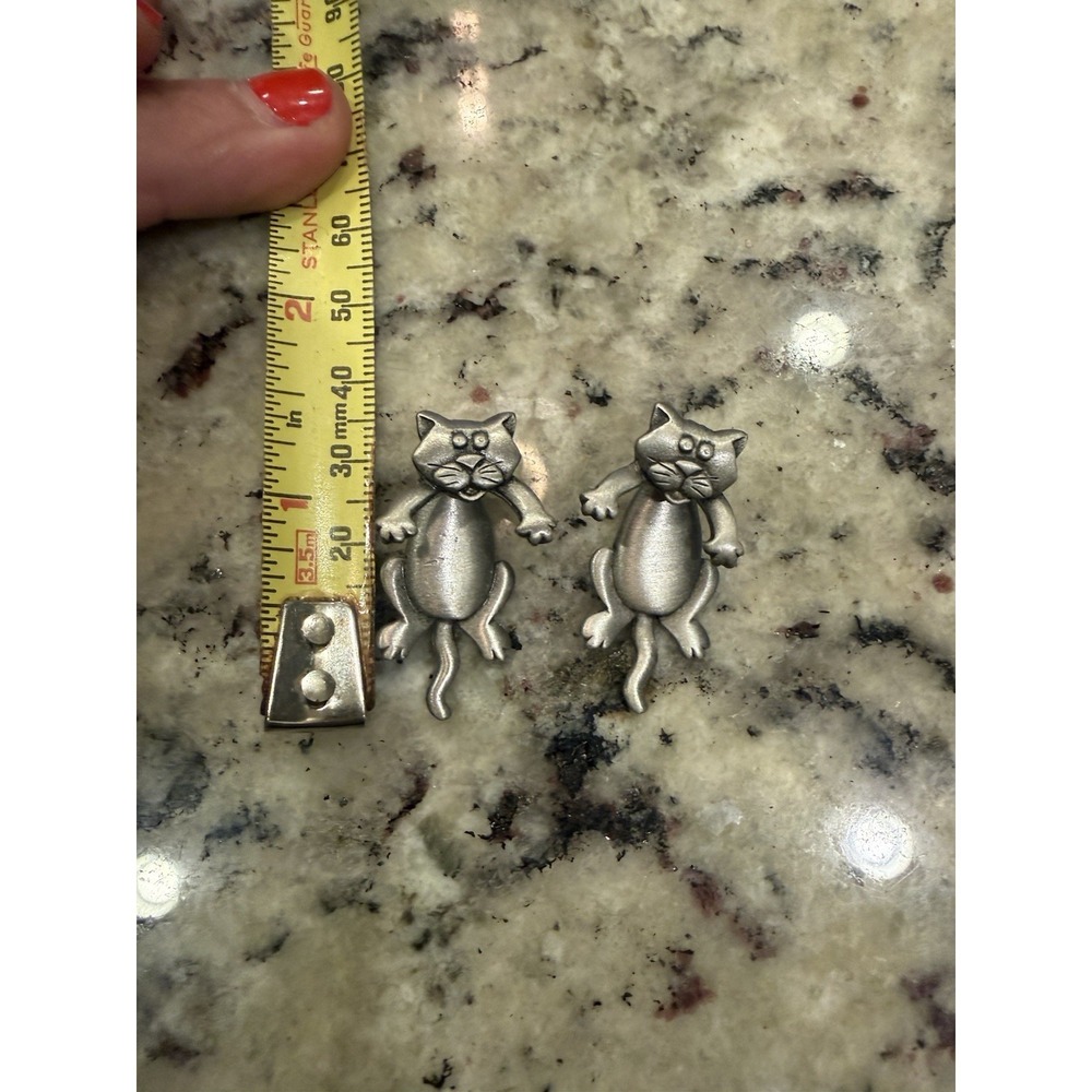 "JJ" Jonette Jewelry Silver Pewter Small 'CAT 3-D' Pierced Earrings - Picture 3 of 4